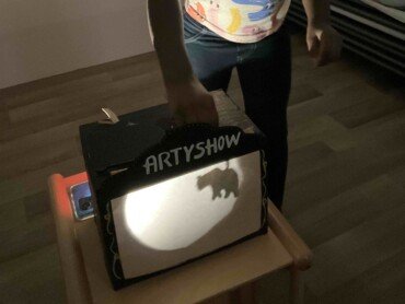 creche-mois-en-fete-lumiere-ombre-tv