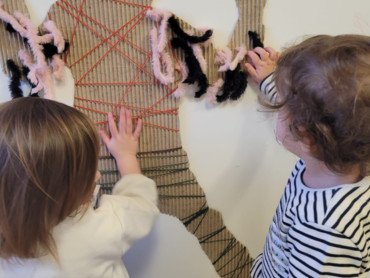 Activité enfant personnage en laine